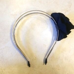 Bebe Black NWOT flower headband OS